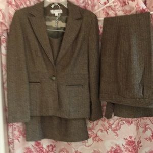 3 piece wool suit size 8 excellent condition.